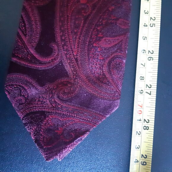 Hugo Boss Deep Red Paisley 100% Silk Tie - Picture 10 of 10